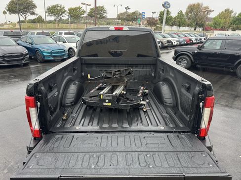 Used 2017 Ford F250 Platinum w/ Platinum Ultimate Package AWD/4WD image 9