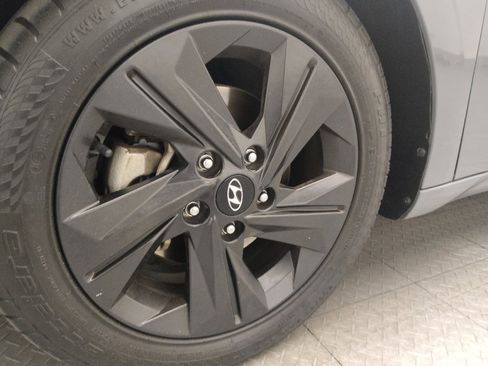 Used 2021 Hyundai Elantra SEL FWD image 31
