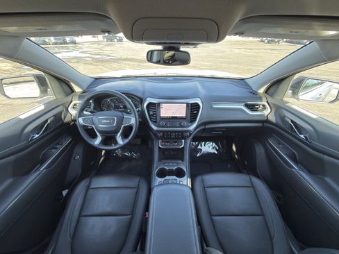 Used 2023 GMC Acadia SLT w/ Elevation Edition image 9