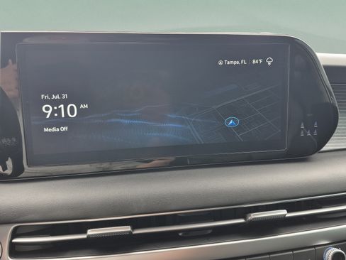 Used 2024 Hyundai Palisade Limited FWD image 26