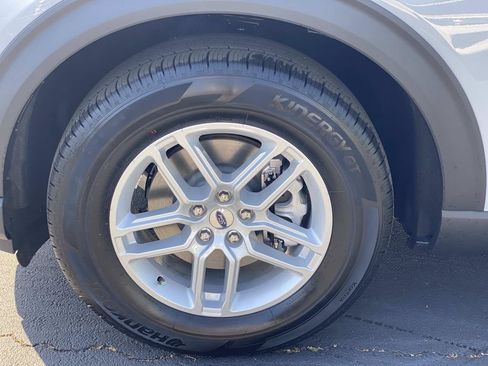 New 2026 Ford Explorer Active w/ Active Comfort Package RWD image 7