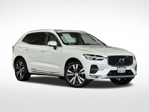 Used 2023 Volvo XC60 B5 Plus AWD/4WD image 2