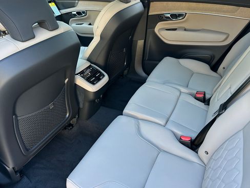 New 2026 Volvo XC90 B5 Plus AWD/4WD image 9