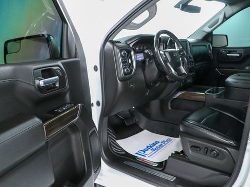 Used 2021 Chevrolet Silverado 1500 LT Trail Boss w/ Bed Protection Package AWD/4WD image 3