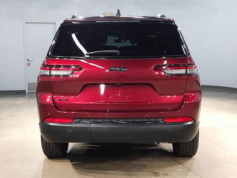 Used 2025 Jeep Grand Cherokee L Altitude AWD/4WD image 6
