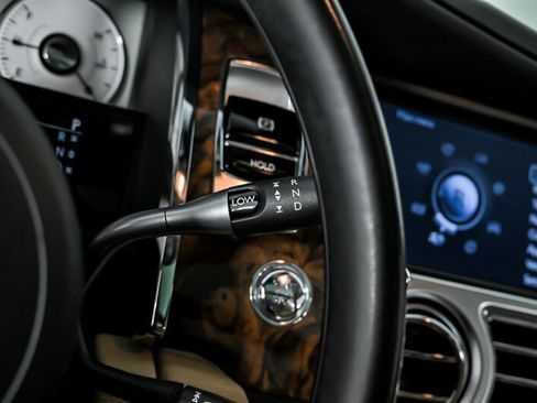 Used 2010 Rolls-Royce Ghost RWD image 32