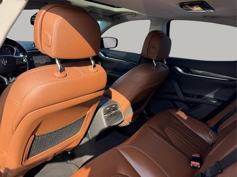 Used 2015 Maserati Ghibli RWD image 20
