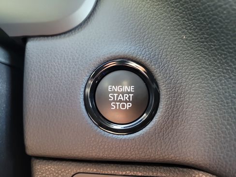 Used 2025 Toyota Tundra Limited image 30