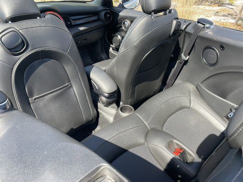 Used 2019 MINI Cooper S image 14