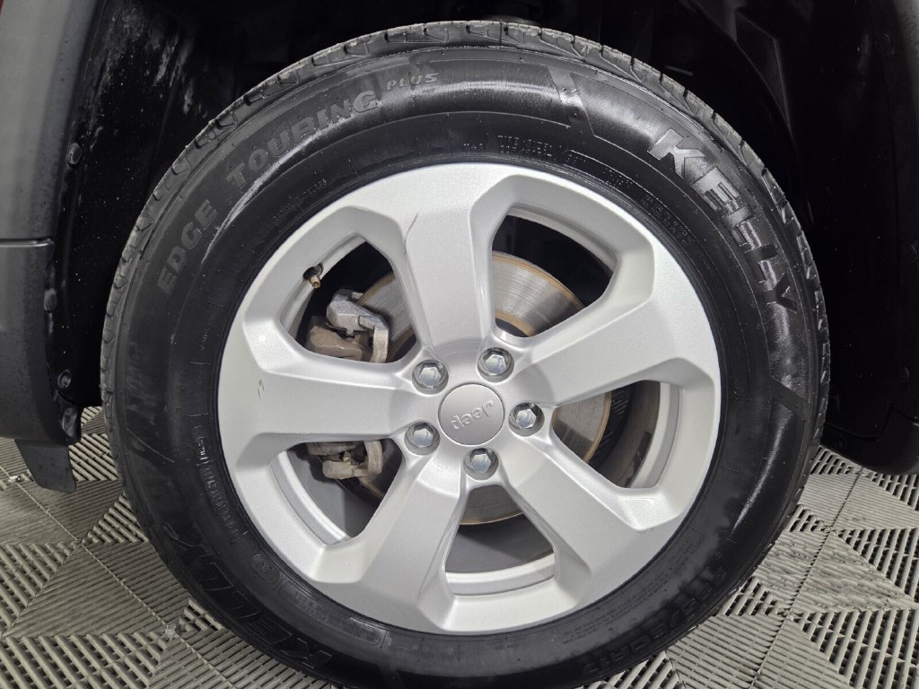 Used 2022 Jeep Compass Latitude AWD/4WD image 7