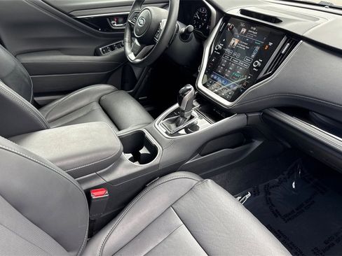 Used 2025 Subaru Outback Limited image 21