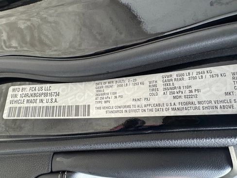 Used 2023 Jeep Grand Cherokee L Limited image 31