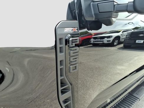 Used 2024 Ford F250 XL w/ STX Appearance Package AWD/4WD image 5