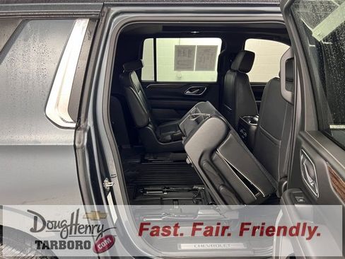 Used 2021 Chevrolet Suburban Premier w/ Premium Package image 44
