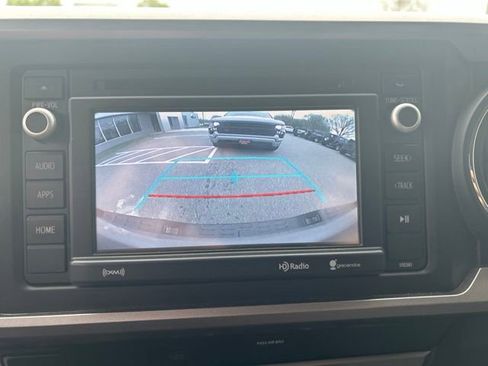 Used 2019 Toyota Tacoma SR5 AWD/4WD image 30
