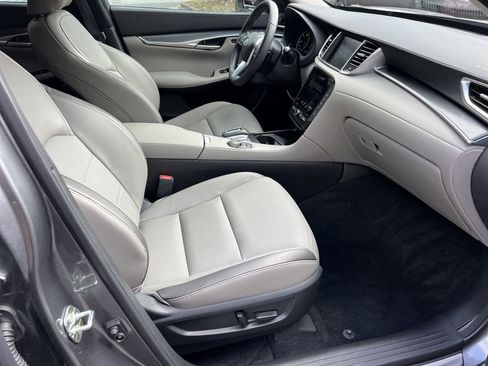 Certified 2025 INFINITI QX50 Luxe AWD/4WD image 11