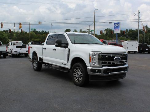 Used 2023 Ford F250 XLT w/ FX4 Off-Road Package AWD/4WD image 5