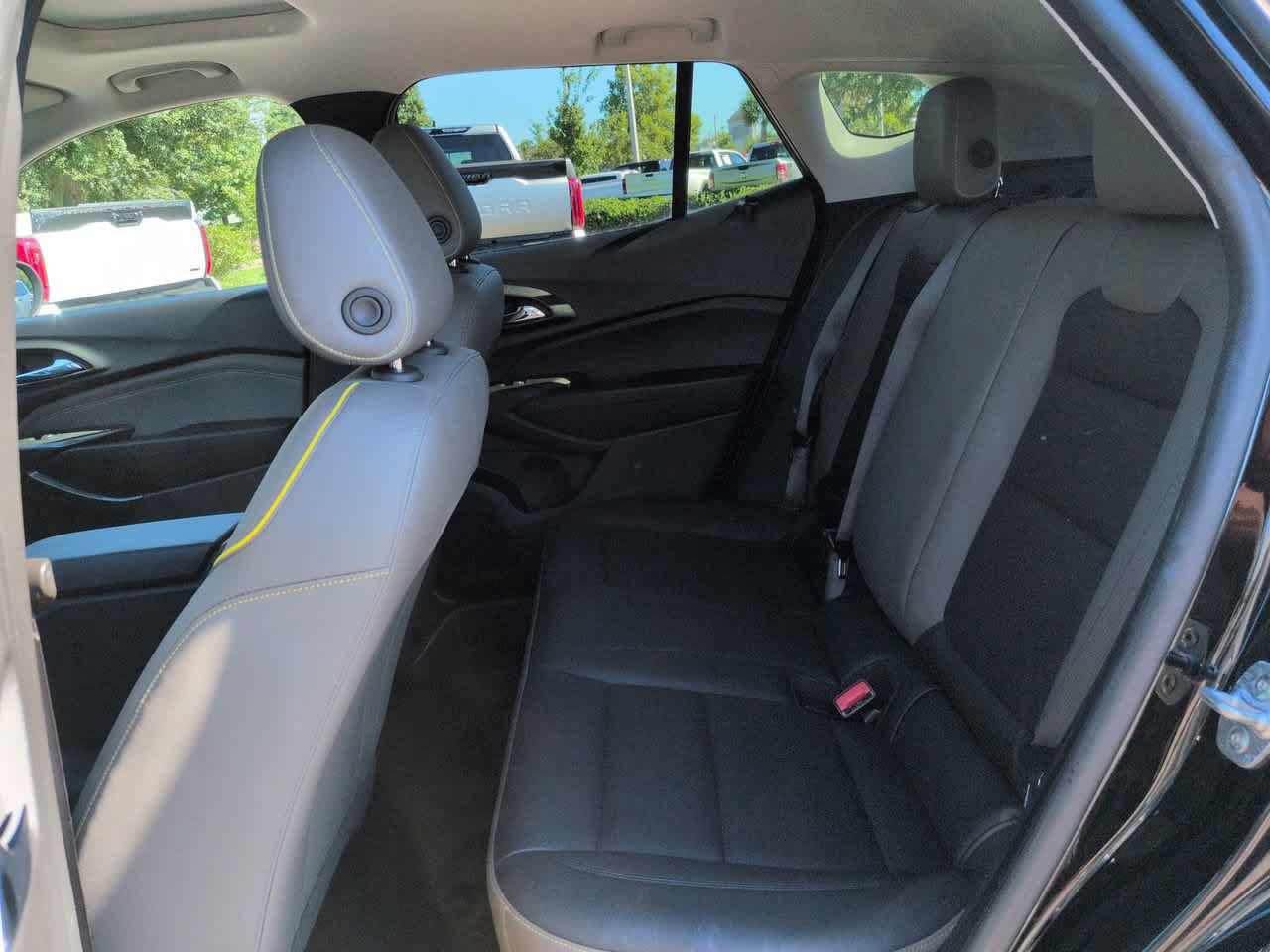 Used 2024 Chevrolet Trax ACTIV w/ Sunroof Package FWD image 13