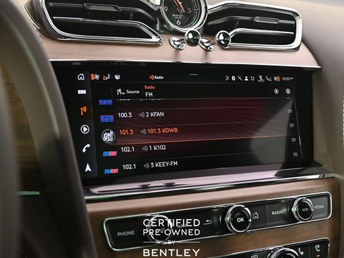 Used 2024 Bentley Bentayga Extended Wheelbase image 27