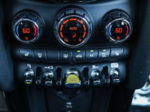Used 2024 MINI Cooper SE FWD image 17