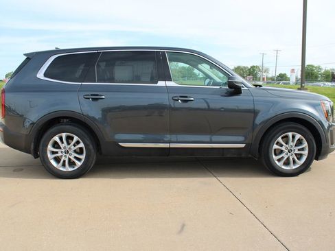 Used 2020 Kia Telluride LX AWD/4WD image 4