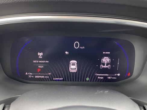 Used 2025 Acura MDX SH-AWD image 13