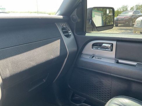 Used 2015 Ford Expedition EL XLT image 17