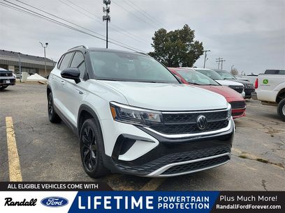 Used 2024 Volkswagen Taos SE w/ Panoramic Sunroof Package