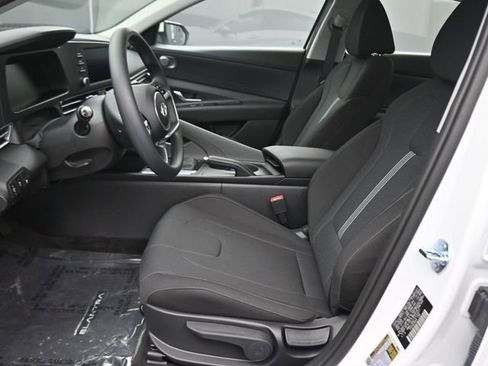 New 2026 Hyundai Elantra SE FWD image 11