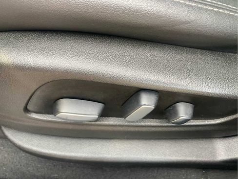 Used 2021 Cadillac XT5 Premium Luxury image 17