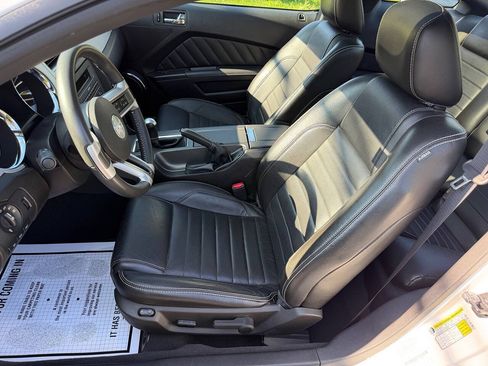 Used 2010 Ford Mustang GT RWD image 12