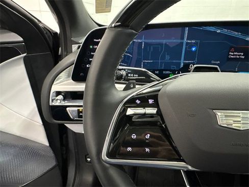 Used 2024 Cadillac Lyriq Luxury image 16
