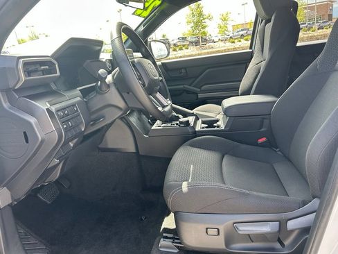 Used 2025 Toyota 4Runner SR5 AWD/4WD image 24