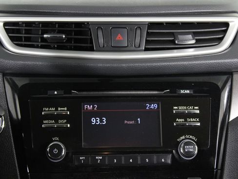 Used 2015 Nissan Rogue SV FWD image 8