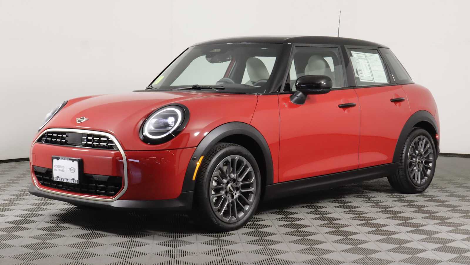 Used 2026 MINI Cooper 4-Door Hardtop FWD image 3
