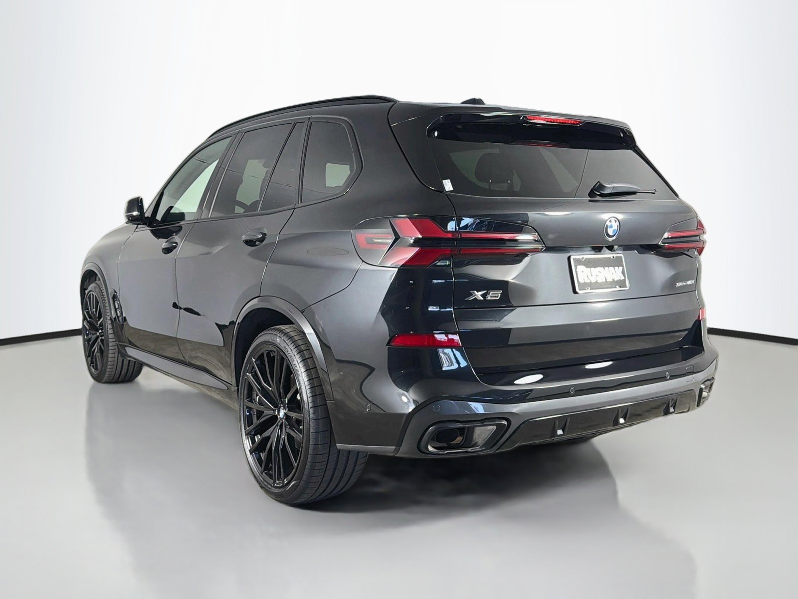 Certified 2024 BMW X5 sDrive40i w/ M Sport Package RWD image 5