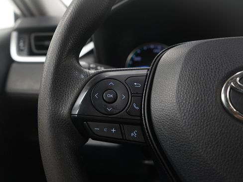 Used 2021 Toyota RAV4 LE image 24