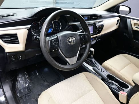 Used 2015 Toyota Corolla LE image 12