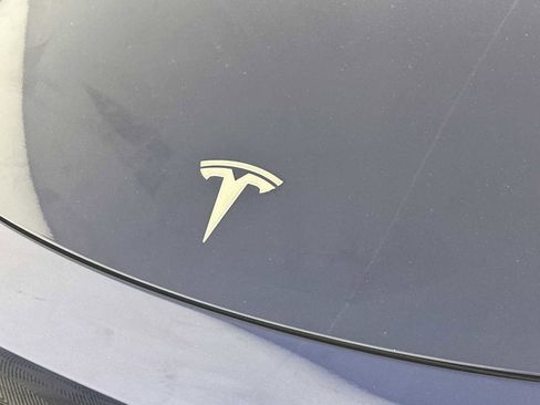 Used 2022 Tesla Model Y Long Range AWD/4WD image 12