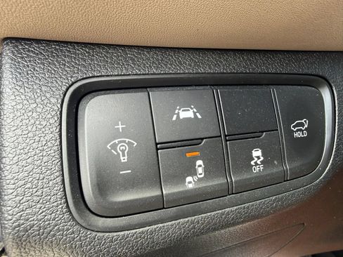 Used 2019 Hyundai Santa Fe SEL FWD image 16