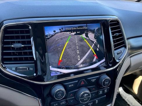 Used 2021 Jeep Grand Cherokee Limited w/ Sun & Sound Group RWD image 20