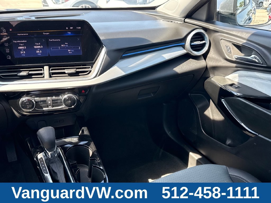 Used 2026 Chevrolet Trax LT FWD image 28