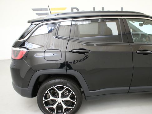 Used 2024 Jeep Compass Limited w/ Sun and Sound Group AWD/4WD image 11