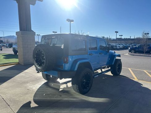 Used 2015 Jeep Wrangler Unlimited Sahara image 4