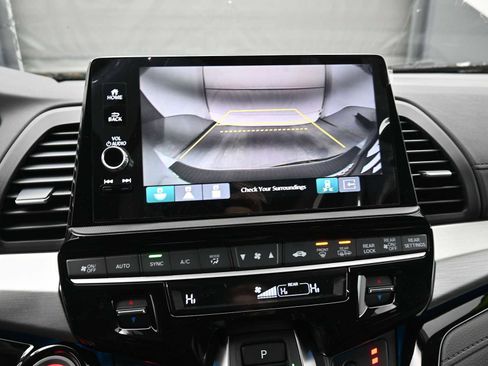 New 2026 Honda Odyssey Touring image 8