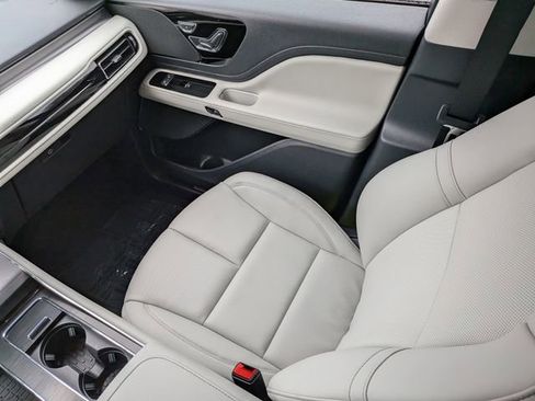 New 2026 Lincoln Aviator 2WD image 16