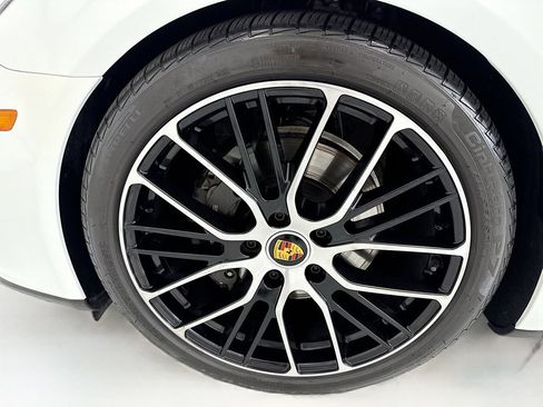 Certified 2023 Porsche Panamera Platinum Edition RWD image 30