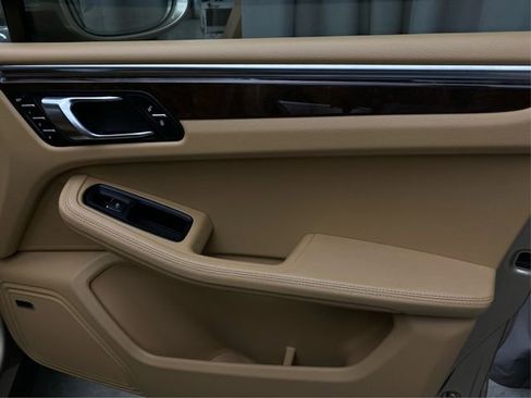 Used 2016 Porsche Macan S AWD/4WD image 27