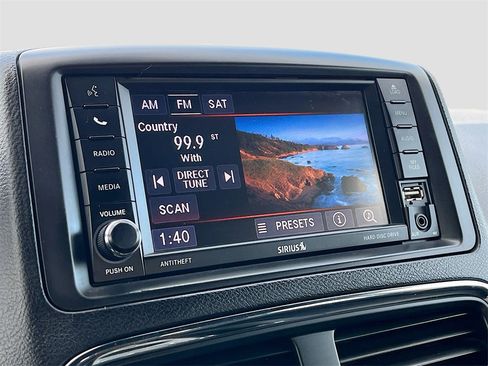 Used 2019 Dodge Grand Caravan SXT image 14