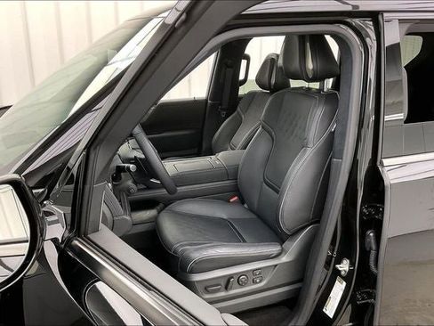 Certified 2025 INFINITI QX80 Autograph image 8